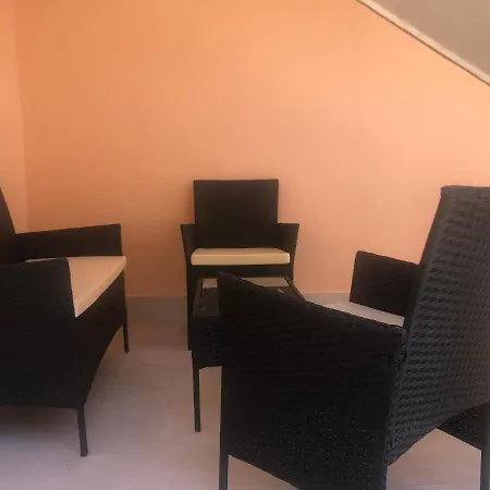Alex 2 - Cozy New Centar Apartment Pula