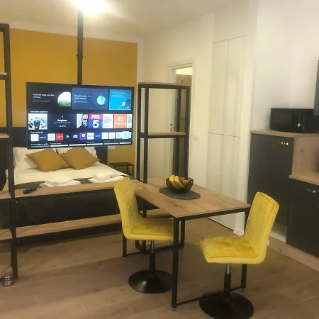 Alex 2 - Cozy New Centar Apartment Pula